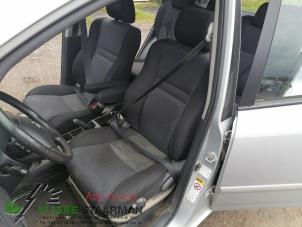 Gebrauchte Sitz links Toyota Corolla Verso (E12) 1.8 16V VVT-i Preis auf Anfrage angeboten von Kleine Staarman B.V. Autodemontage