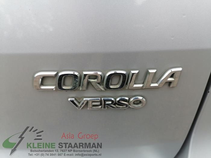 Tube de remplissage réservoir à essence d'un Toyota Corolla Verso (E12) 1.8 16V VVT-i 2003