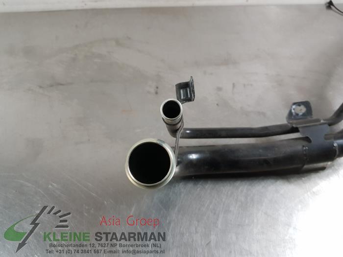 Fuel tank filler pipe from a Mitsubishi Outlander (GF/GG) 2.0 16V PHEV 4x4 2014