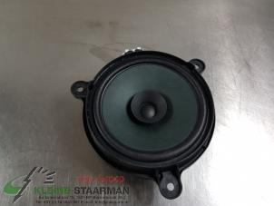 Used Speaker Mazda CX-5 (KE,GH) 2.2 SkyActiv-D 16V 2WD Price € 42,35 Inclusive VAT offered by Kleine Staarman B.V. Autodemontage