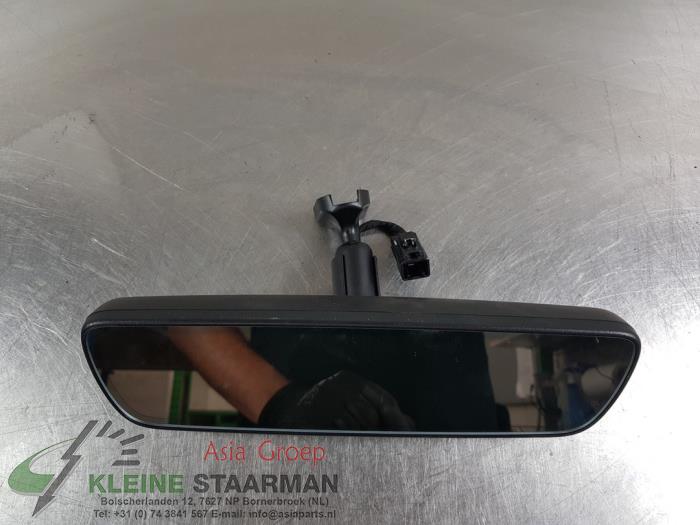 Rear view mirror from a Toyota Corolla (E21/EA1/EH1) 1.2 16V Turbo 2020