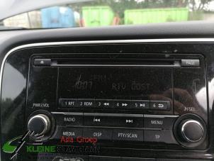 Used Radio CD player Mitsubishi Outlander (GF/GG) 2.2 DI-D 16V Clear Tec 4x4 Price on request offered by Kleine Staarman B.V. Autodemontage