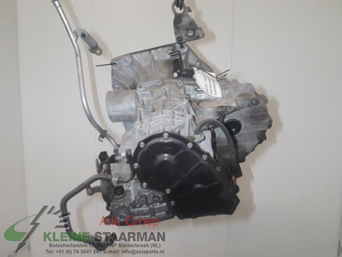 Gearbox from a Nissan Note (E11) 1.6 16V 2009