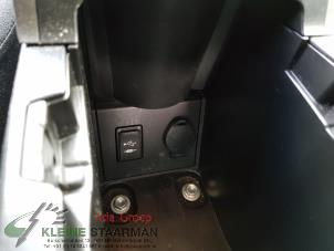 Used AUX / USB connection Toyota Prius (ZVW3) 1.8 16V Price on request offered by Kleine Staarman B.V. Autodemontage