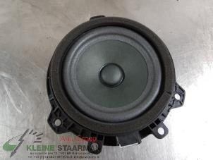 Used Speaker Kia Stonic (YB) 1.0i T-GDi 12V Price on request offered by Kleine Staarman B.V. Autodemontage