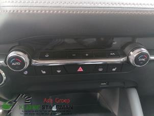 Gebrauchte Heizung Bedienpaneel Mazda 3 (BP) 2.0 SkyActiv-X 180 M Hybrid 16V Preis auf Anfrage angeboten von Kleine Staarman B.V. Autodemontage