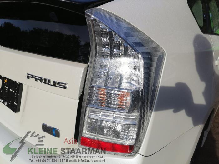 Luz trasera derecha de un Toyota Prius (ZVW3) 1.8 16V 2009