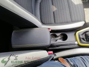Gebrauchte Handbremse Mechanik Kia Stonic (YB) 1.0i T-GDi 12V Preis auf Anfrage angeboten von Kleine Staarman B.V. Autodemontage