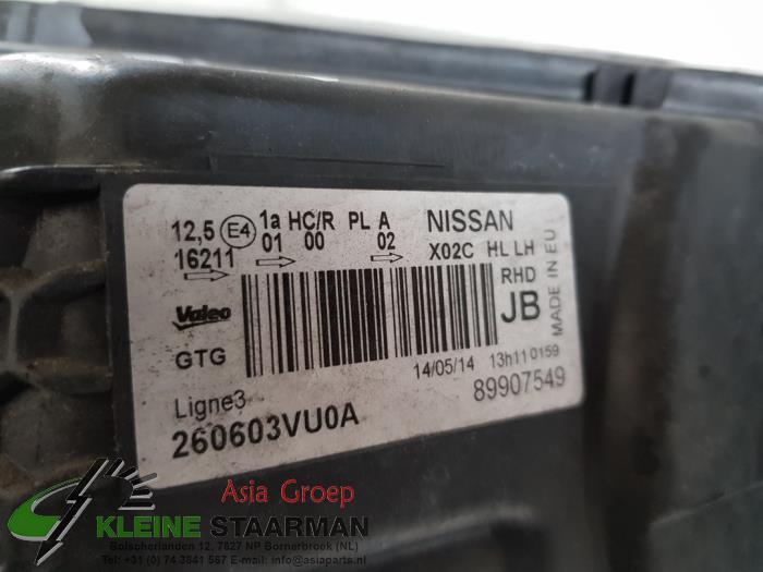Reflektor lewy z Nissan Note (E12) 1.2 DIG-S 98 2015