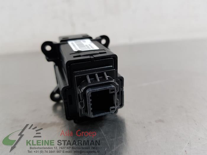 Panic lighting switch from a Hyundai i30 (PDEB5/PDEBB/PDEBD/PDEBE) 2.0 N Turbo 16V Performance Pack 2019