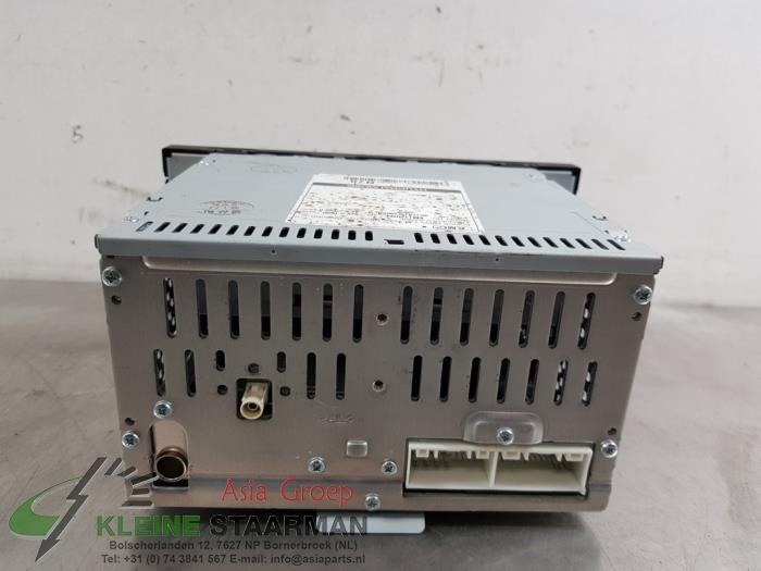 Radio CD player from a Kia Rio III (UB) 1.2 CVVT 16V 2015