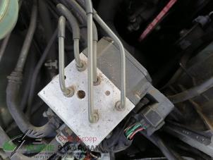 Gebrauchte ABS Pumpe Lexus IS (E2) 200 2.0 24V Preis € 150,00 Margenregelung angeboten von Kleine Staarman B.V. Autodemontage