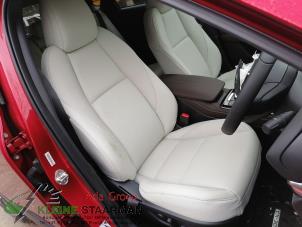 Używane Zestaw powlok (kompletny) Mazda CX-30 (DM) 2.0 e-SkyActiv X 186 M Hybrid 16V Cena € 750,00 Procedura marży oferowane przez Kleine Staarman B.V. Autodemontage