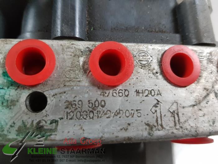 ABS pump from a Nissan Micra (K13) 1.2 12V 2013