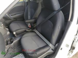 Używane Fotel lewy Nissan Micra (K13) 1.2 12V Cena na żądanie oferowane przez Kleine Staarman B.V. Autodemontage