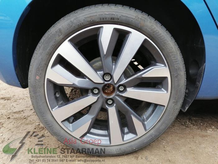 Zestaw obreczy i opon z Nissan Micra (K14) 0.9 IG-T 12V 2018