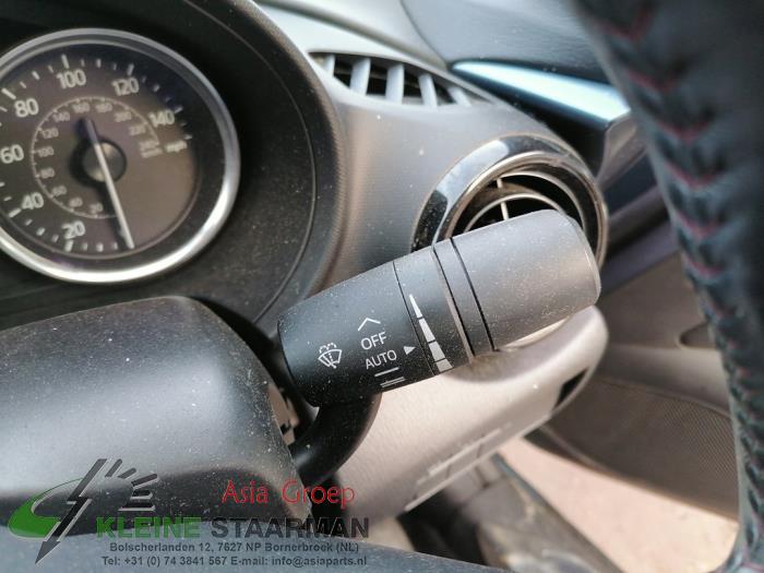 Interruptor de limpiaparabrisas de un Mazda MX-5 (ND) 1.5 Skyactiv G-131 16V 2017