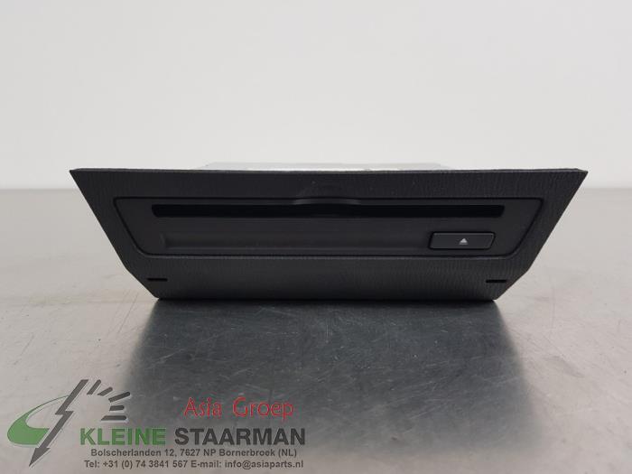CD player from a Mazda 2 (DJ/DL) 1.5 SkyActiv-G 90 2018