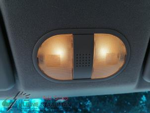 Usados Luz interior delante Mitsubishi Colt (Z2/Z3) 1.3 16V Precio de solicitud ofrecido por Kleine Staarman B.V. Autodemontage