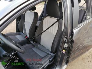 Usados Cinturón de seguridad izquierda delante Toyota Yaris III (P13) 1.0 12V VVT-i Precio de solicitud ofrecido por Kleine Staarman B.V. Autodemontage