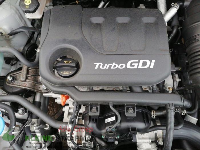 Engine from a Kia Rio IV (YB) 1.0i T-GDi 100 12V 2019