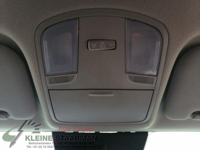 Interior lighting, front from a Kia Rio IV (YB) 1.0i T-GDi 100 12V 2019