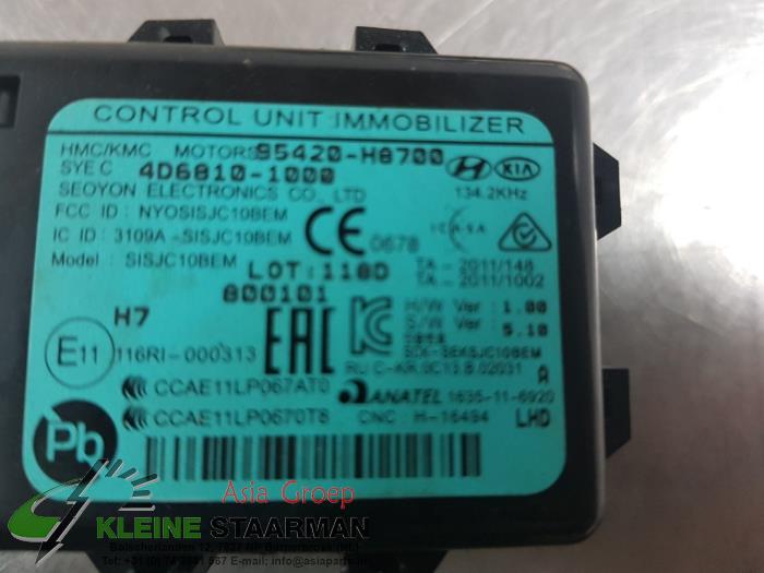 Cerradura de contacto y ordenador de un Kia Rio IV (YB) 1.0i T-GDi 100 12V 2019