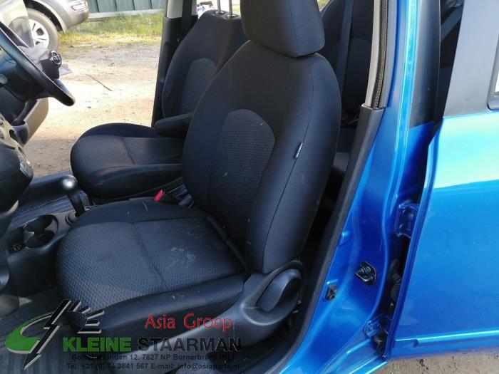 Seat, left from a Nissan Micra (K13) 1.2 12V 2012