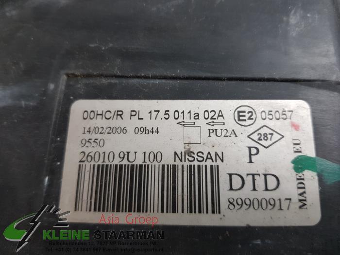 Scheinwerfer links van een Nissan Note (E11) 1.6 16V 2006