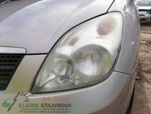 Używane Reflektor lewy Toyota Corolla Verso (E12) 1.6 16V VVT-i Cena na żądanie oferowane przez Kleine Staarman B.V. Autodemontage