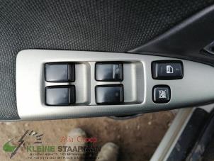 Used Electric window switch Toyota Corolla Verso (E12) 1.6 16V VVT-i Price on request offered by Kleine Staarman B.V. Autodemontage