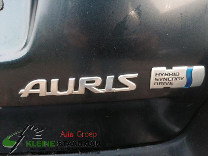 Interruptor de indicador de dirección de un Toyota Auris Touring Sports (E18) 1.8 16V Hybrid 2015