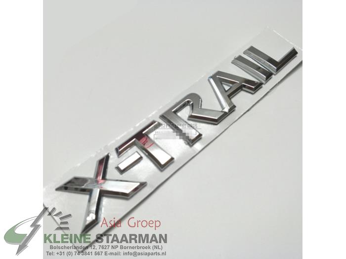 Querlenker unten links hinten van een Nissan X-Trail (T31) 2.0 16V XE,SE,LE 4x4 2008
