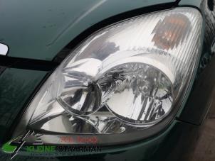 Used Headlight, left Toyota Corolla Verso (E12) 1.6 16V VVT-i Price on request offered by Kleine Staarman B.V. Autodemontage