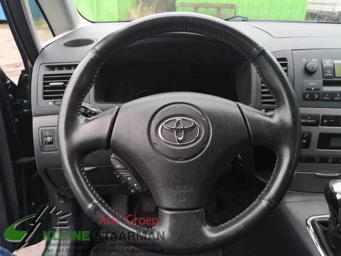 Steering wheel from a Toyota Corolla Verso (E12) 1.6 16V VVT-i 2002