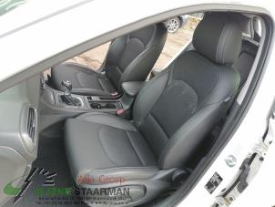 Used Seat, left Hyundai i30 (PDEB5/PDEBB/PDEBD/PDEBE) 1.4 T-GDI 16V Price on request offered by Kleine Staarman B.V. Autodemontage