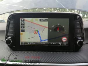Usados Sistema de navegación Hyundai Tucson (TL) 1.6 GDi 16V 2WD Precio de solicitud ofrecido por Kleine Staarman B.V. Autodemontage