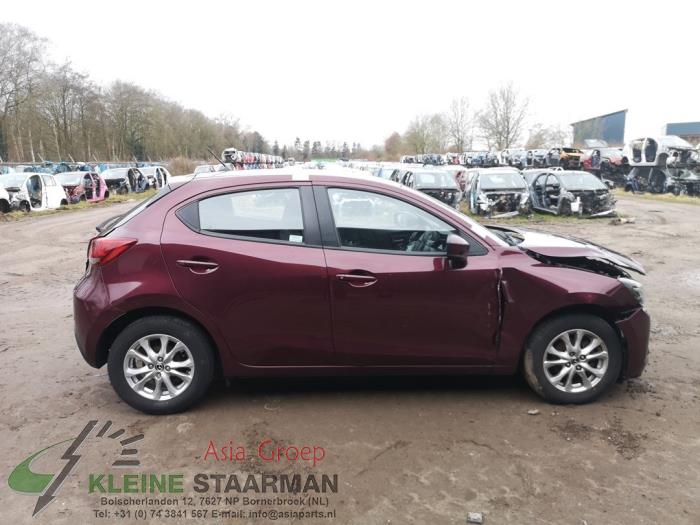 Style, middle right from a Mazda 2 (DJ/DL) 1.5 SkyActiv-G 90 2018