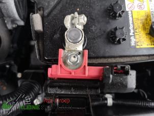 Używane Biegun akumulator Mazda 2 (DJ/DL) 1.5 SkyActiv-G 90 Cena na żądanie oferowane przez Kleine Staarman B.V. Autodemontage