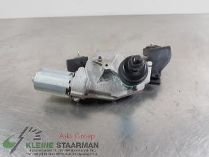 Used Rear wiper motor Hyundai iX35 (LM) 1.6 GDI 16V Price on request offered by Kleine Staarman B.V. Autodemontage