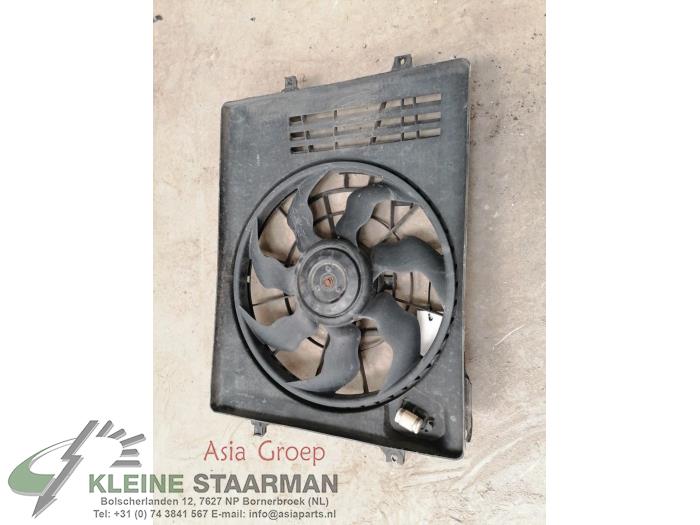 Cooling fan housing from a Kia Carens IV (RP) 1.6 GDI 16V 2014