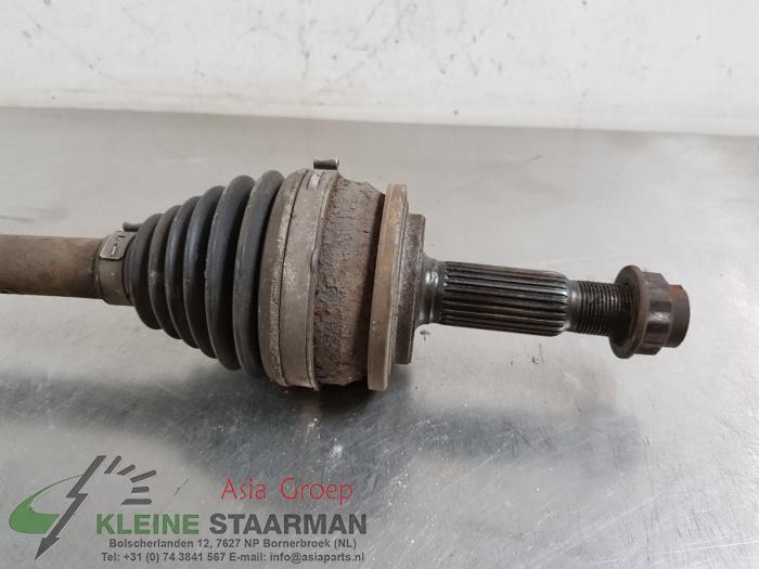 Front drive shaft, left from a Toyota Auris (E15) 1.6 Dual VVT-i 16V 2010