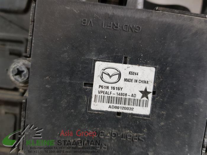 Caja de aleta de refrigeración de un Mazda MX-5 (ND) 1.5 Skyactiv G-131 16V 2017