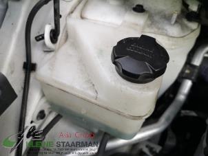 Used Expansion vessel Hyundai iX20 (JC) 1.4i 16V Price on request offered by Kleine Staarman B.V. Autodemontage