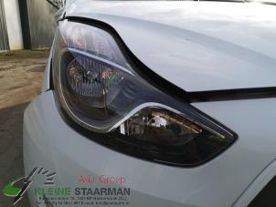 Używane Reflektor prawy Hyundai iX20 (JC) 1.4i 16V Cena na żądanie oferowane przez Kleine Staarman B.V. Autodemontage