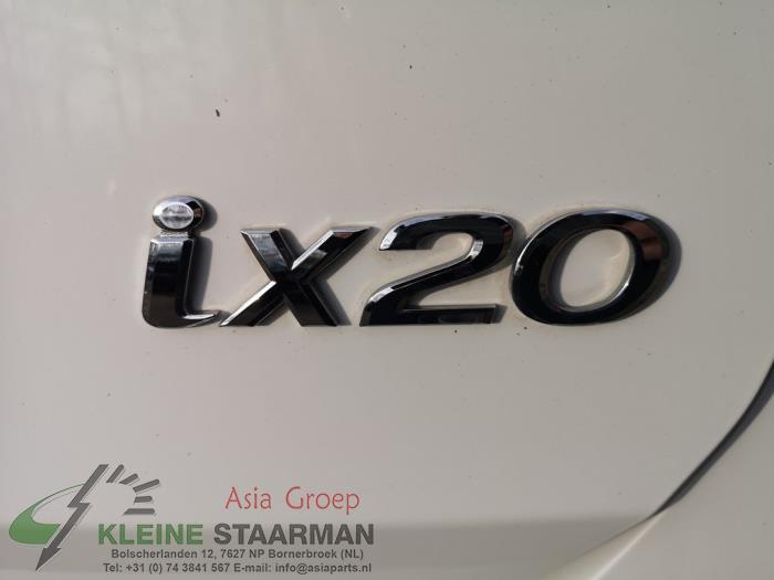 Bremszange rechts vorne van een Hyundai iX20 (JC) 1.4i 16V 2016