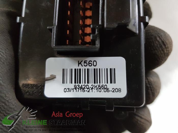 Interruptor de limpiaparabrisas de un Hyundai iX20 (JC) 1.4i 16V 2016