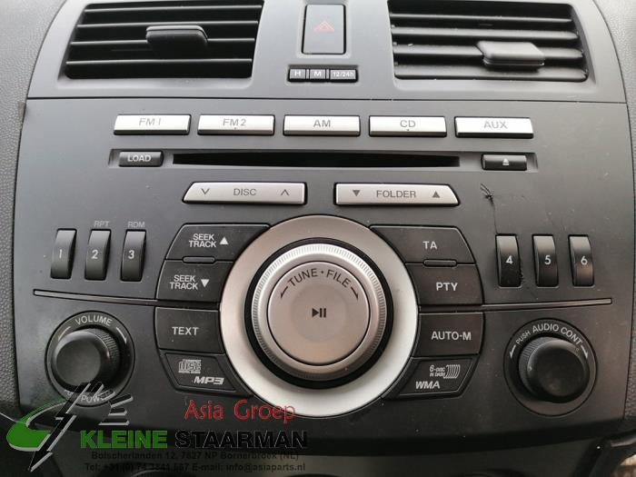 Radio/Lecteur CD d'un Mazda 3 Sport (BL14/BLA4/BLB4) 2.0i MZR 16V 2011