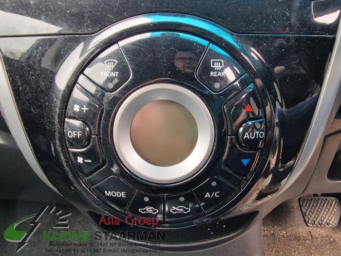 Panneau de commandes chauffage d'un Nissan Note (E12) 1.2 DIG-S 98 2015