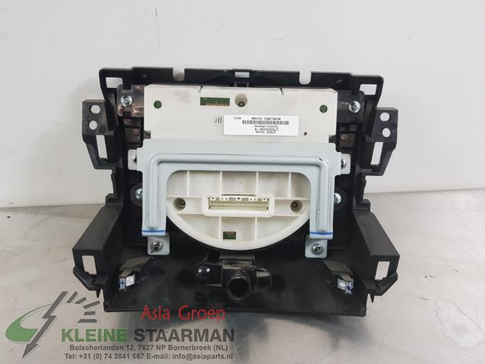 Panel de control de calefacción de un Nissan Note (E12) 1.2 DIG-S 98 2015